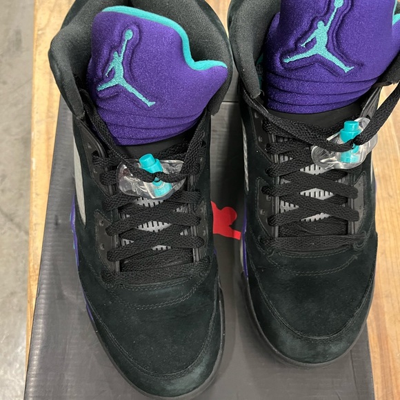 JORDAN 5s Black Grape - Picture 4 of 6